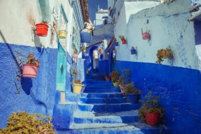 Chefchaouen blauwe trappen Marokko