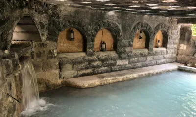 Natuurlijk zwembad van El Himma Jordanië