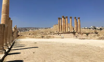 Jerash plein met zuilen in Jordanië