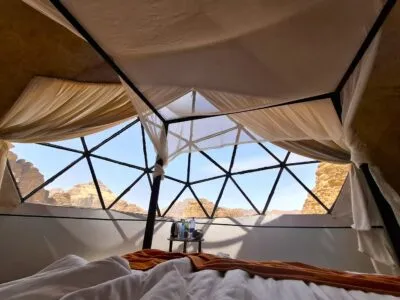 Koepel overnachting in Wadi Rum Jordanië