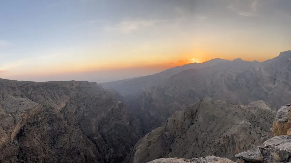 Zonsondergang aan de top van Jebel Akhdar