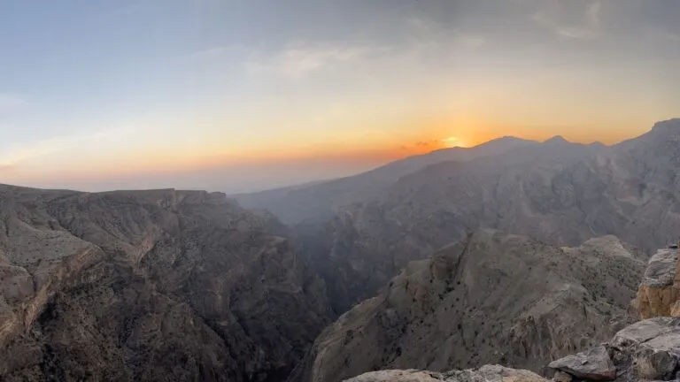 Zonsondergang aan de top van Jebel Akhdar
