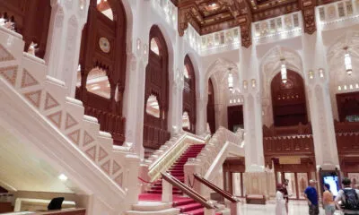 Trappen van het Royal Opera House Muscat Oman