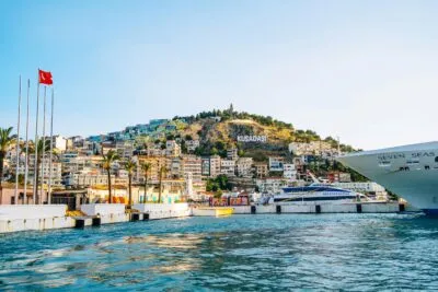Kusadasi zeekust in Turkije
