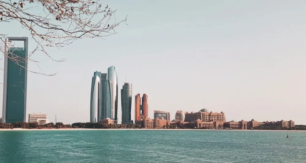De skyline van Abu Dhabi