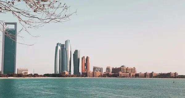 De skyline van Abu Dhabi