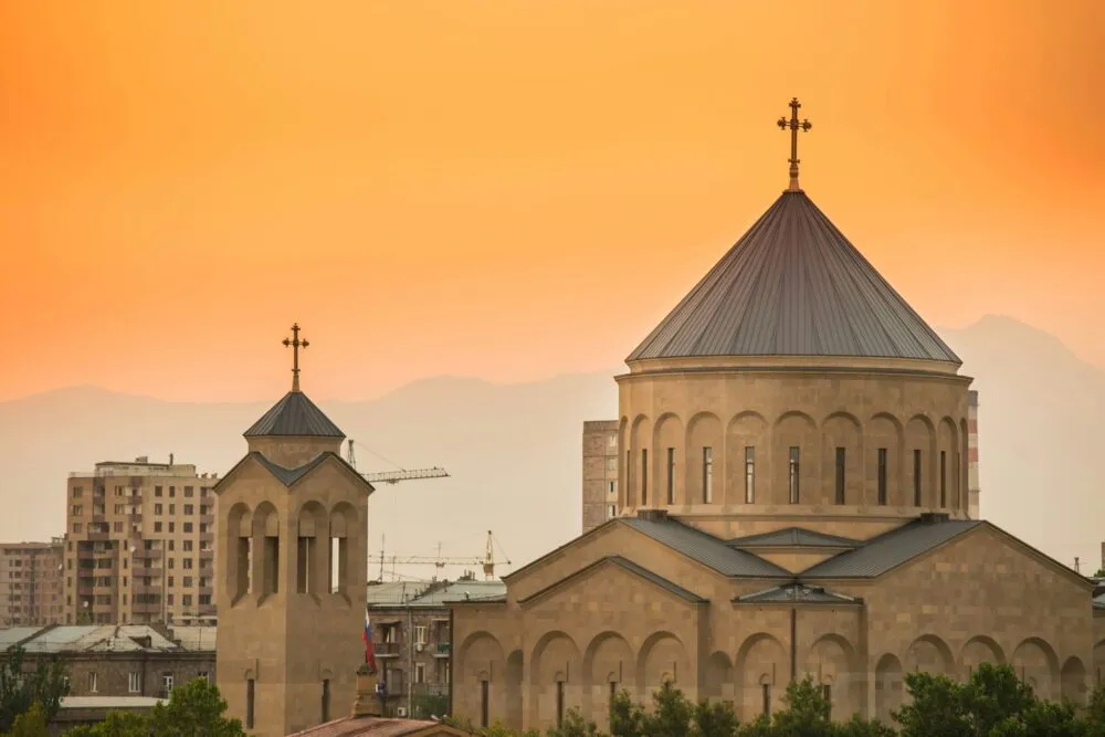Armenië Jerevan kerk met schemering