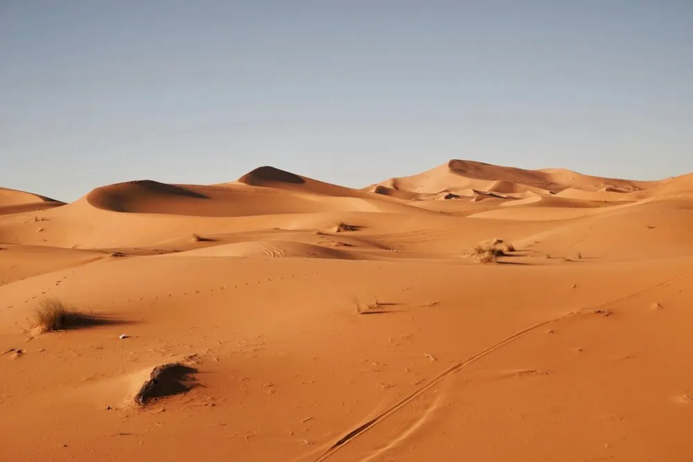 Een lege woestijn in Ras al-Khaimah