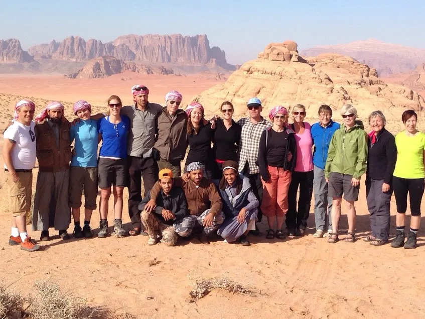 Wandelen in de Wadi Rum, Jordanië